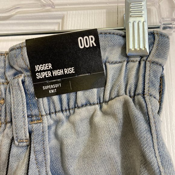 NWT Womens Express Jeans Light Wash Size 00 Jogger Relaxed Fit - Picture 2 of 3